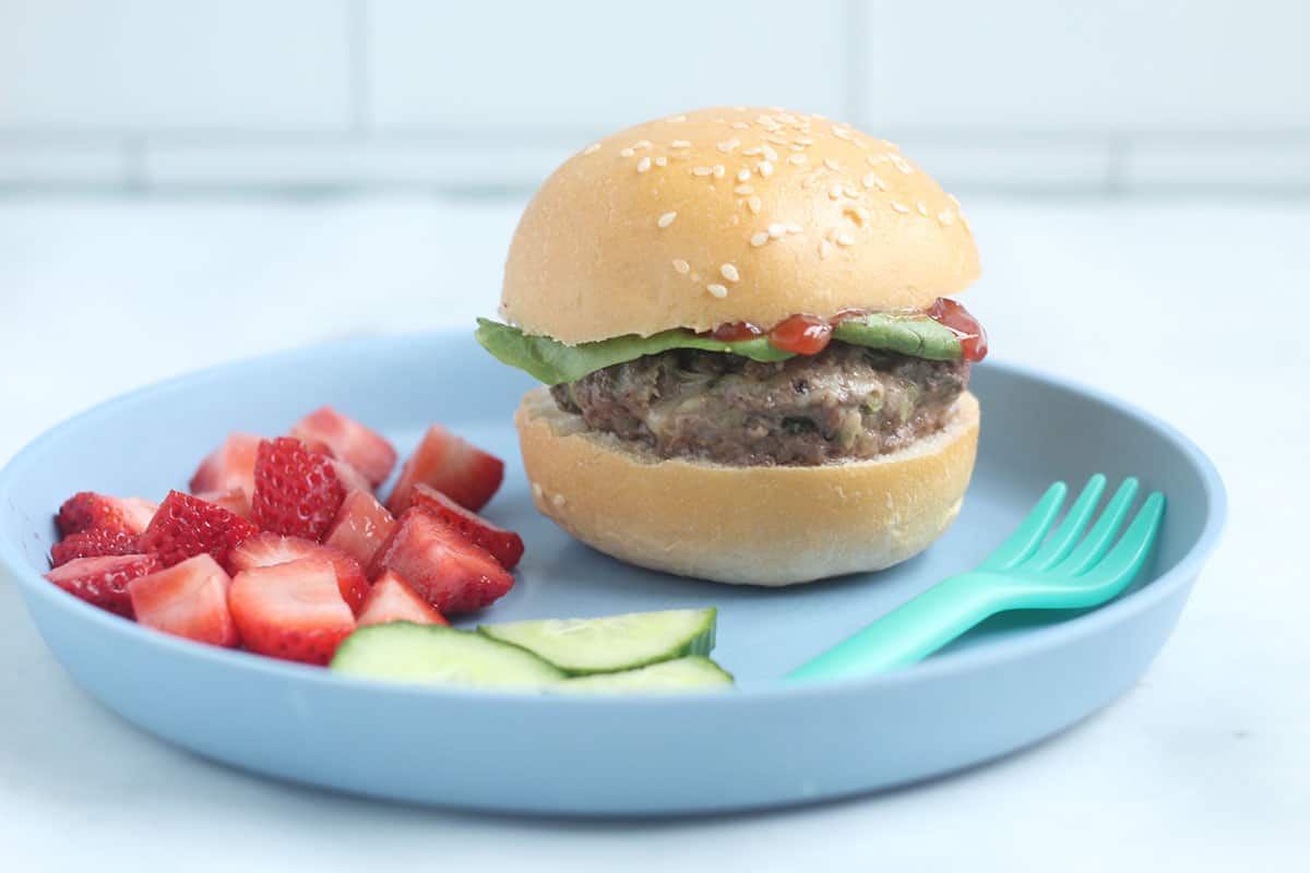 Ricetta semplice dell'hamburger di zucchine (solo 4 ingredienti!)