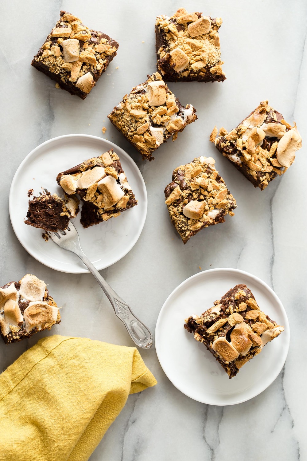 S'mores Cakey Brownies ai fagioli neri