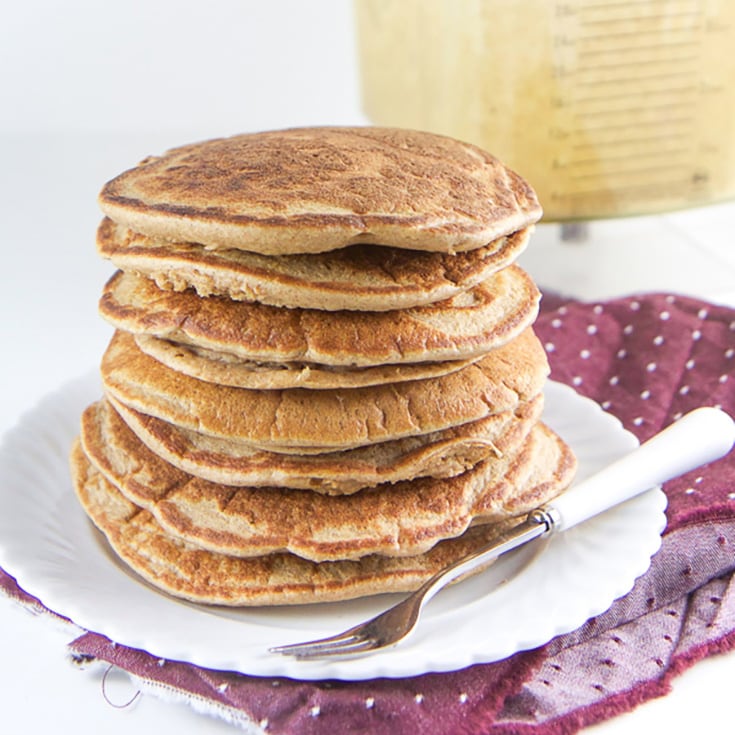 Pancake frullati speziati per neonati e bambini piccoli (6+ mesi)