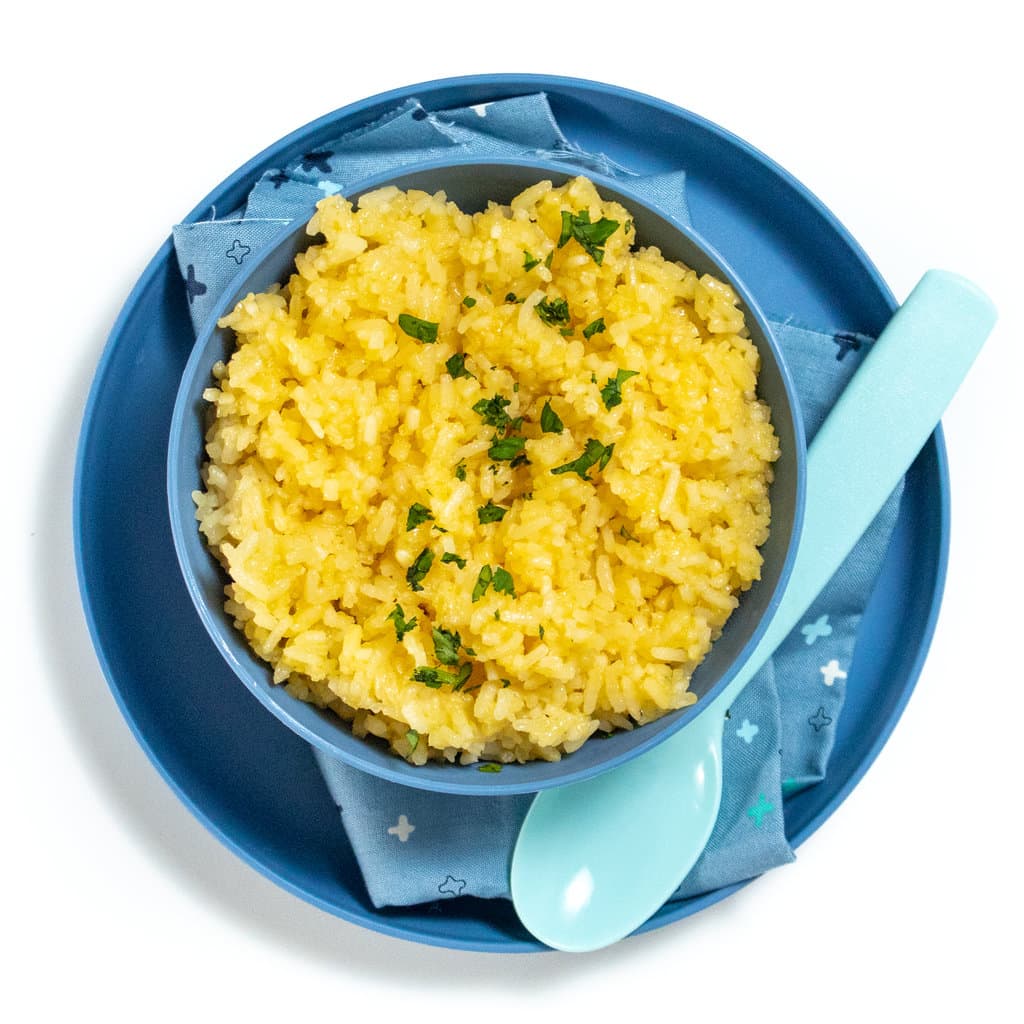 Riso al formaggio facile e facile per bambini (ricetta sul fornello)