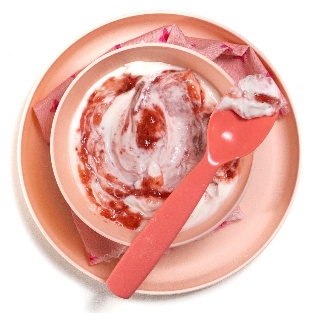 Yogurt alla fragola da svenire (4 ingredienti)