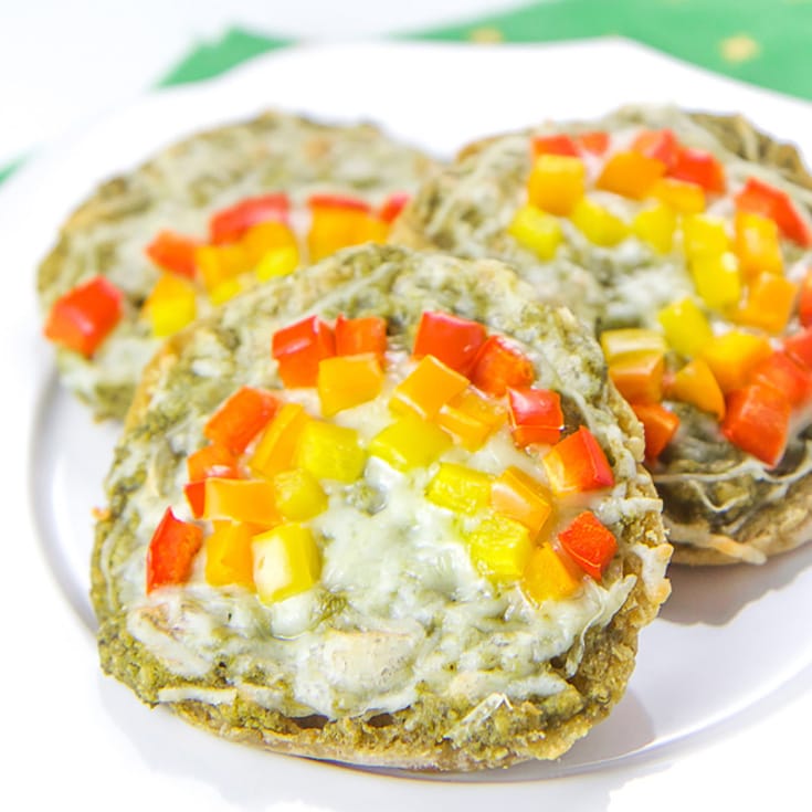 Pizza arcobaleno al pesto per bambini e ragazzi