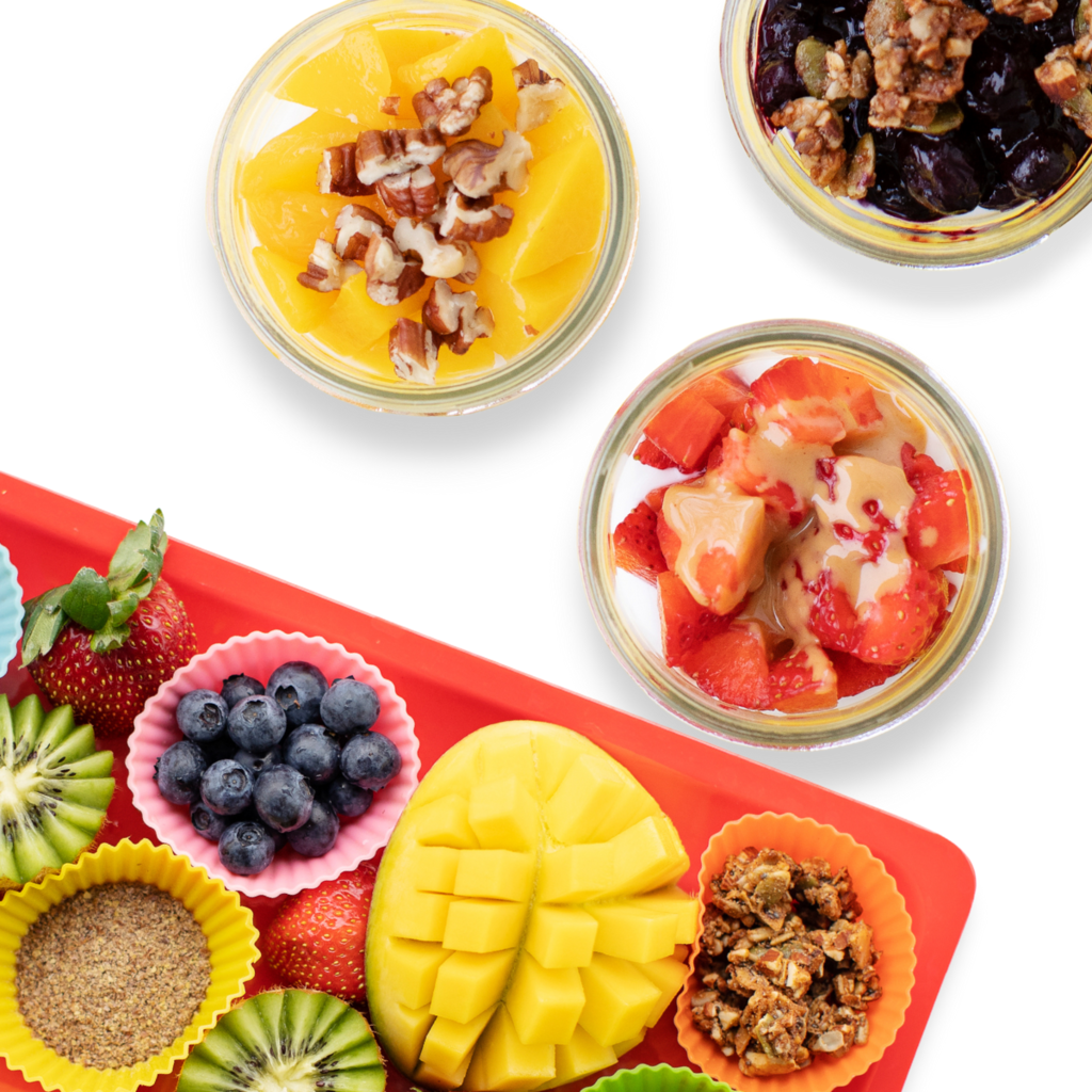 Parfait allo yogurt ripieno di frutta (10 minuti!)