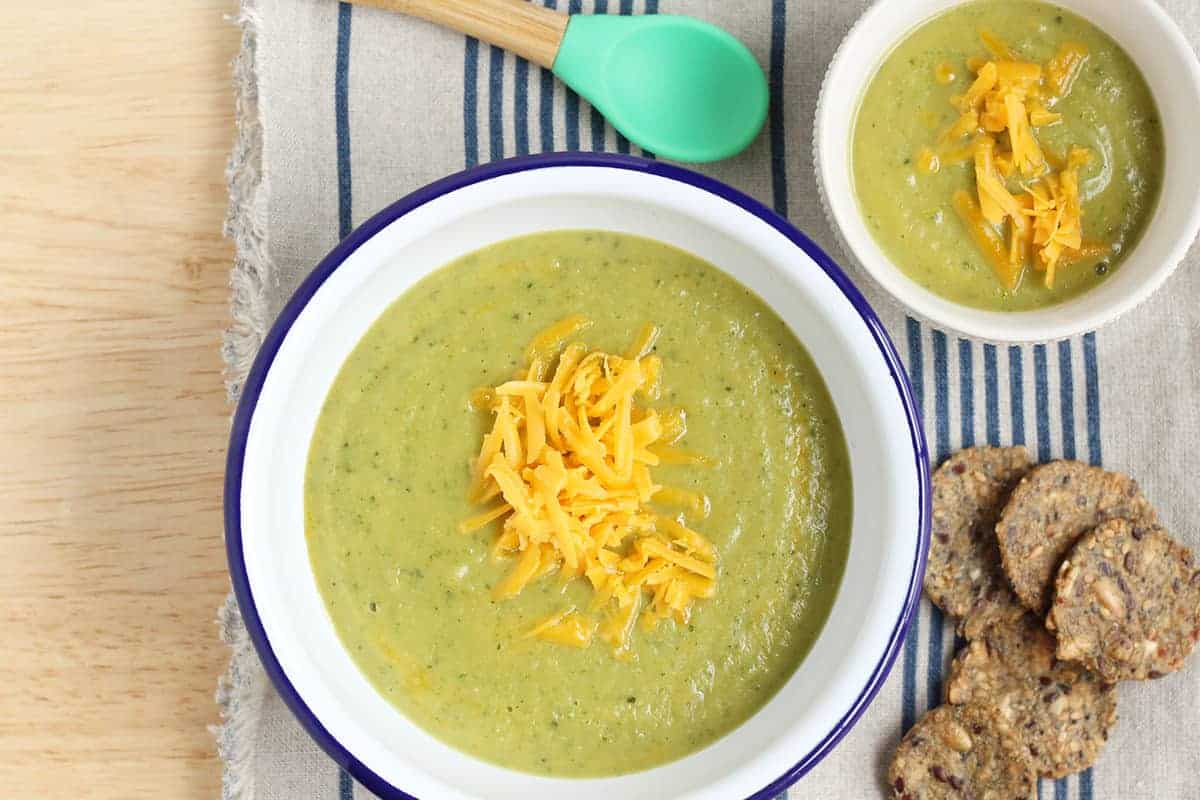 Zuppa sana di broccoli e formaggio cheddar (con proteine extra!)